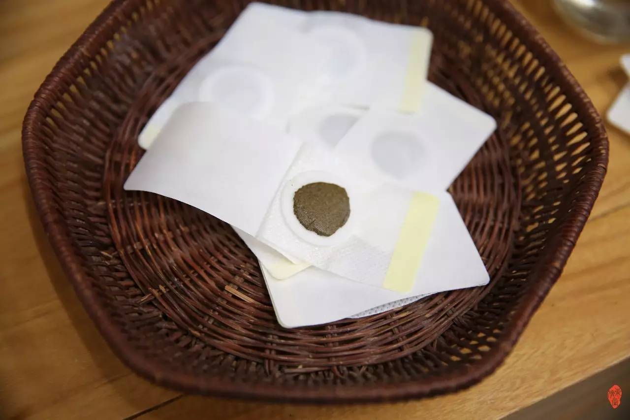 1、三伏貼怎么貼？多久貼一次？